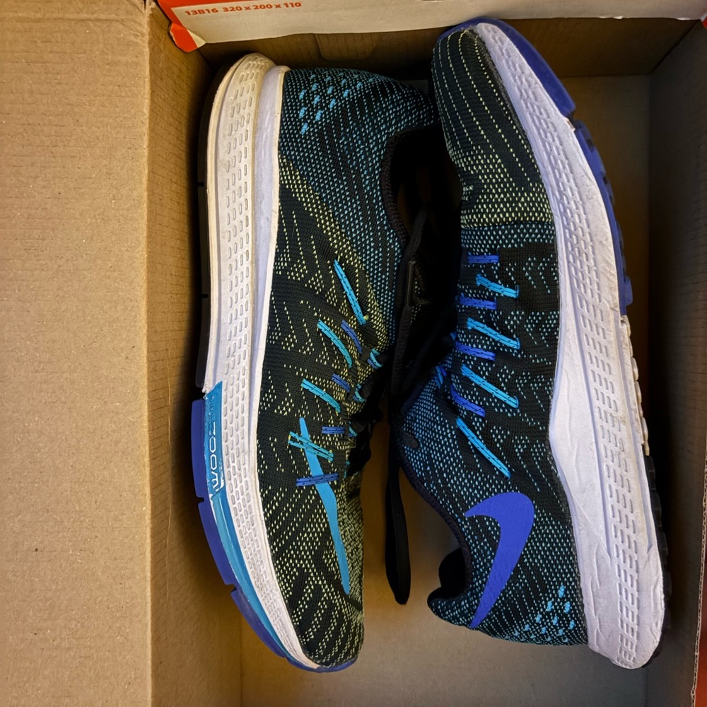 Nike Air Zoom Elite 8 in Black and Royal Blue